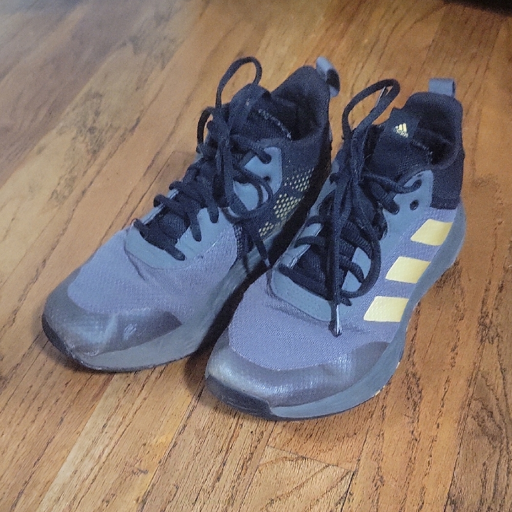 Adidas Sz 5 Men's Sneakers in Gray and Gold